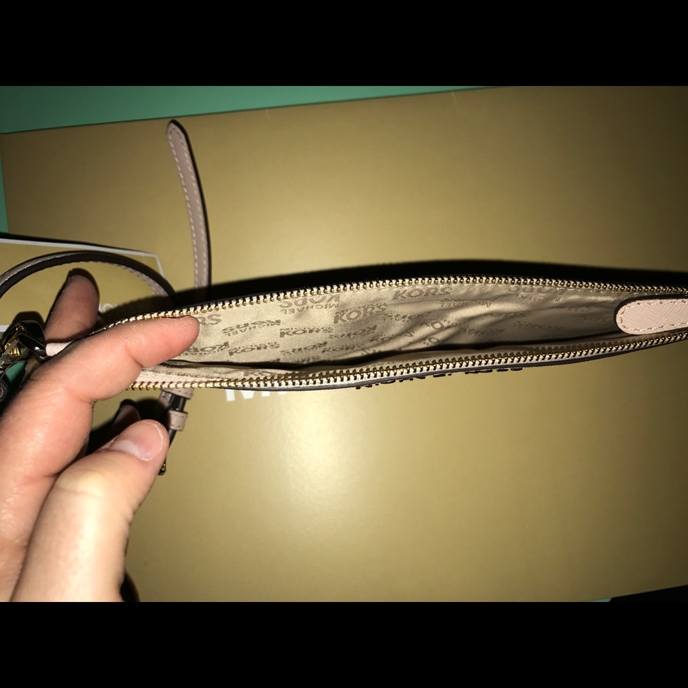 Michael Kors Jet Set Crossbody Bag Vanilla/Ballet. - Picture 6 of 6